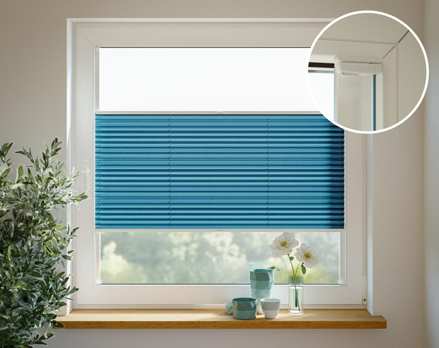 Plissee ohne Bohren mit Klebeplatten an einem Fenster